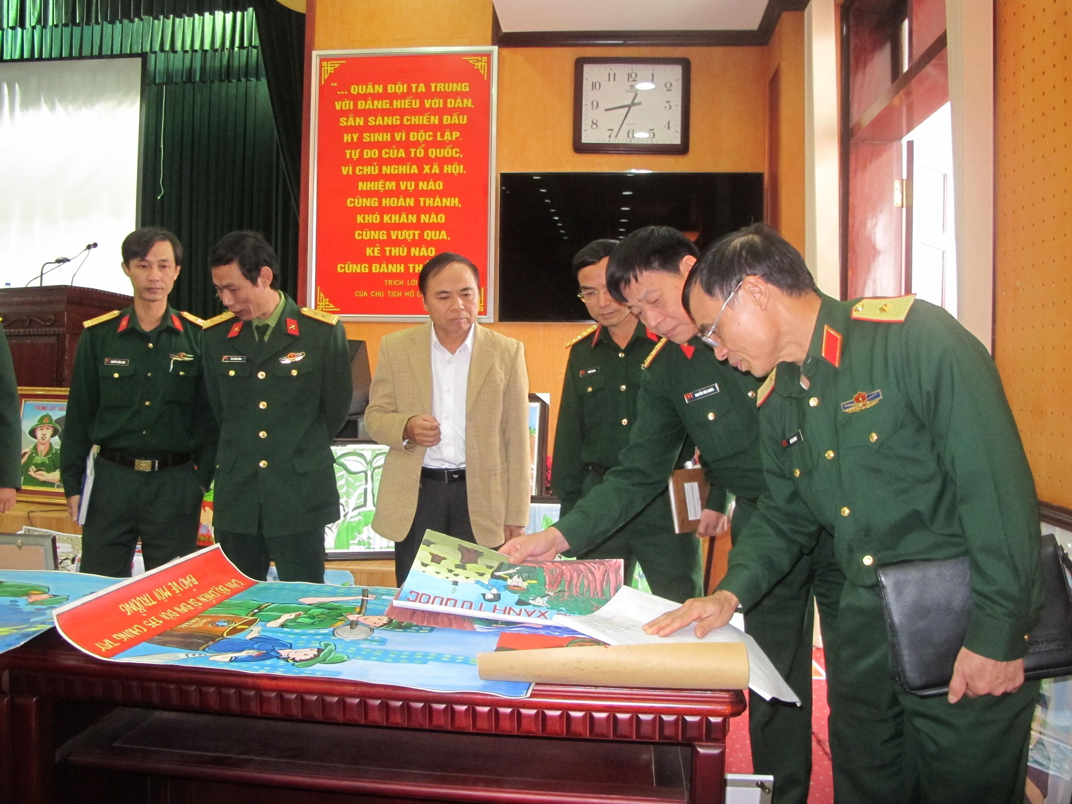 Cổ vũ lối sống xanh trong quân đội
