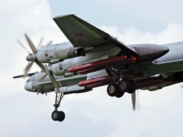 Nga sử dụng máy bay mang tên lửa chiến lược TU-95MSM tấn công khủng bố tại Syria