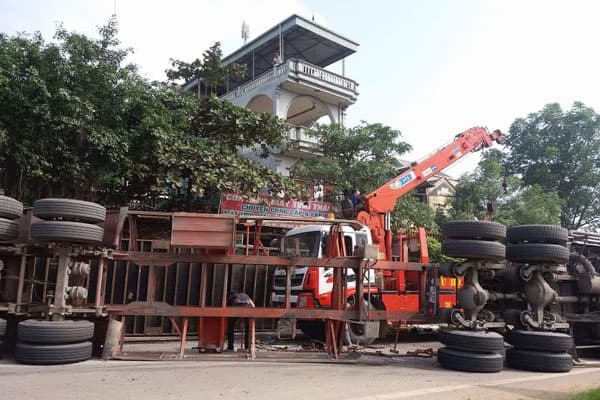 Hà Nội: Điều tra làm rõ vụ tai nạn giao thông khiến 4 người thương vong