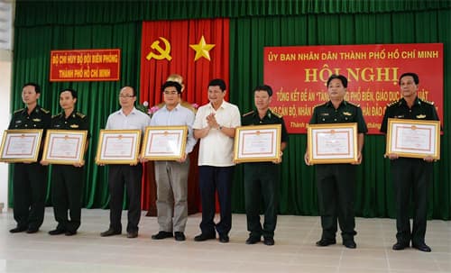 TP Hồ Chí Minh khen thưởng các tập thể, cá nhân làm tốt công tác phổ biến, giáo dục pháp luật