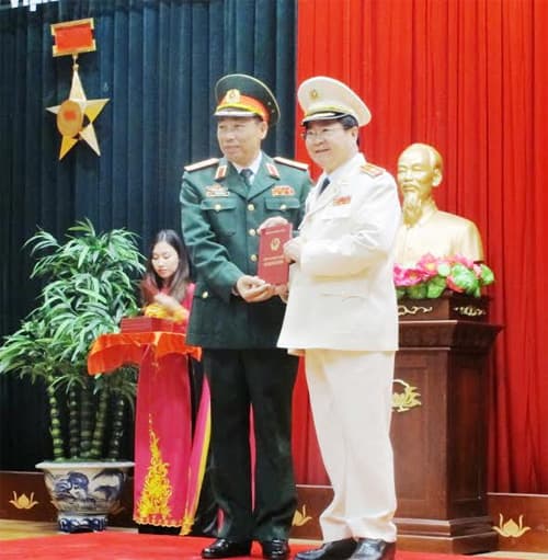 Học viện Quốc phòng bế giảng lớp bồi dưỡng kiến thức quốc phòng - an ninh