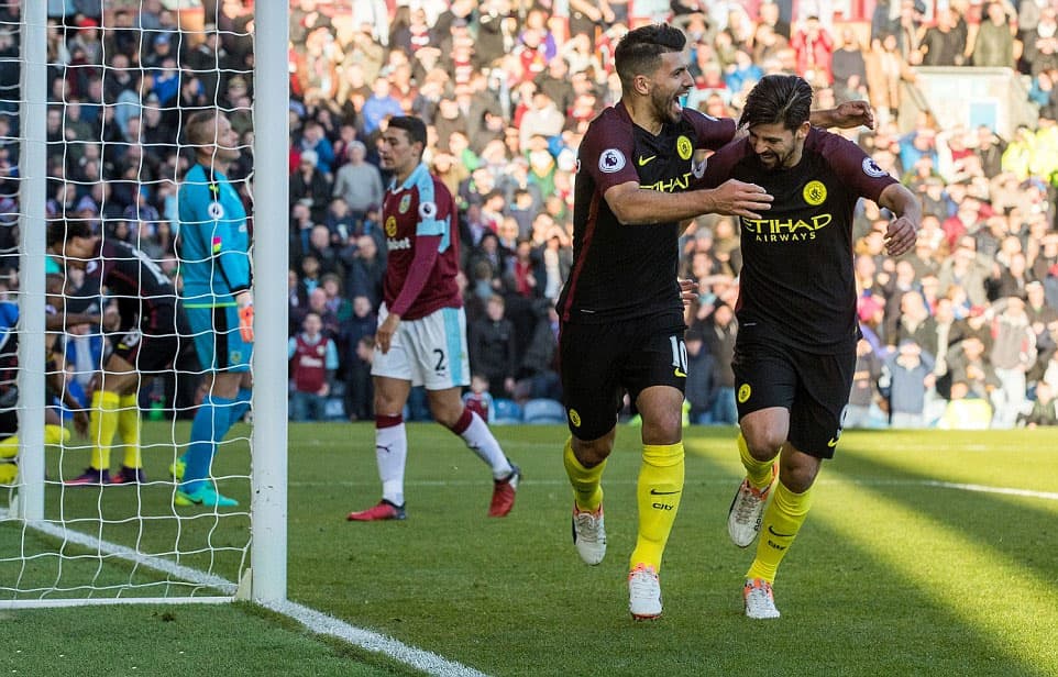 Man City lội ngược dòng giành 3 điểm trước Burnley