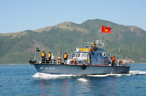 Bộ đội Biên phòng bảo đảm an toàn các công trình dầu khí trên biển