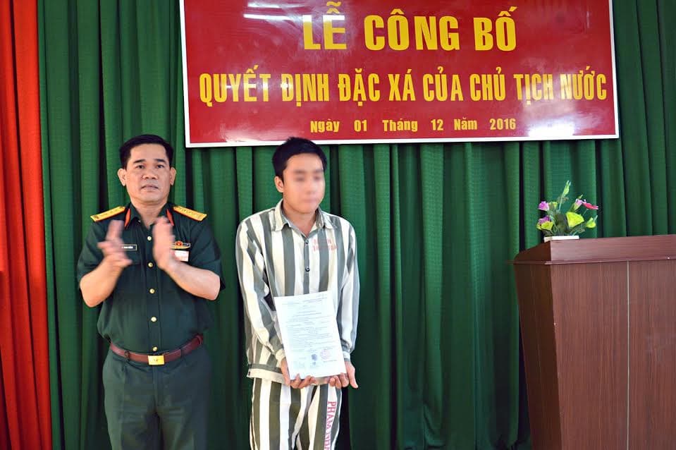 Quân khu 9 công bố quyết định đặc xá, tha tù trước thời hạn cho phạm nhân