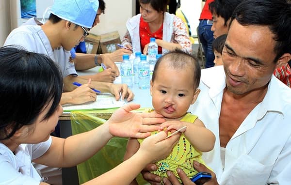 Bệnh nhân bị dị tật khe hở môi, hàm ếch sẽ được phẫu thuật miễn phí