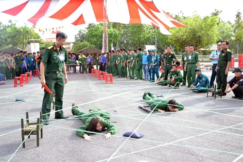 Sôi nổi Hội trại truyền thống “Tuổi trẻ giữ nước” năm 2016