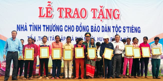 Khánh thành và bàn giao 42 nhà tình thương tặng đồng bào S’tiêng nghèo