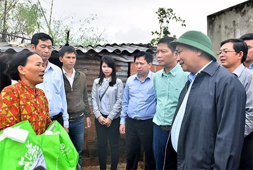 Thủ tướng Nguyễn Xuân Phúc kiểm tra công tác khắc phục hậu quả mưa lũ tại Bình Định