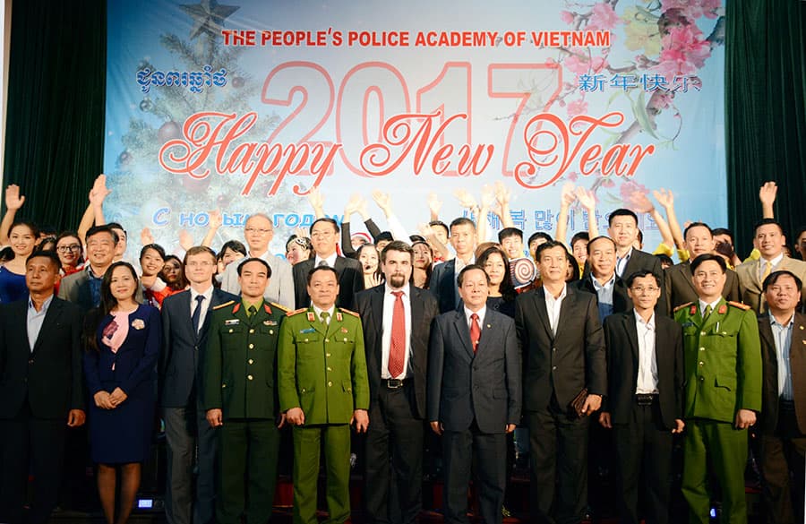 Học viện Cảnh sát nhân dân tổ chức đêm “Dạ hội ngoại ngữ chào mừng năm mới 2017”