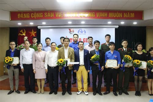 Trao giải Cuộc thi “Thanh niên với văn hóa giao thông” 2016