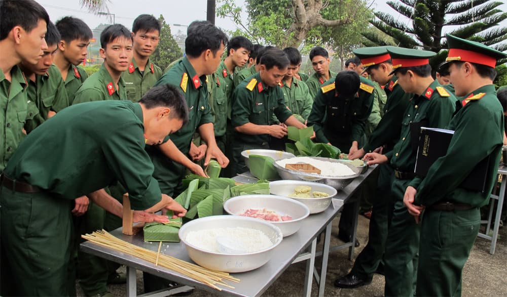 Thắm tình quân dân trên cao nguyên