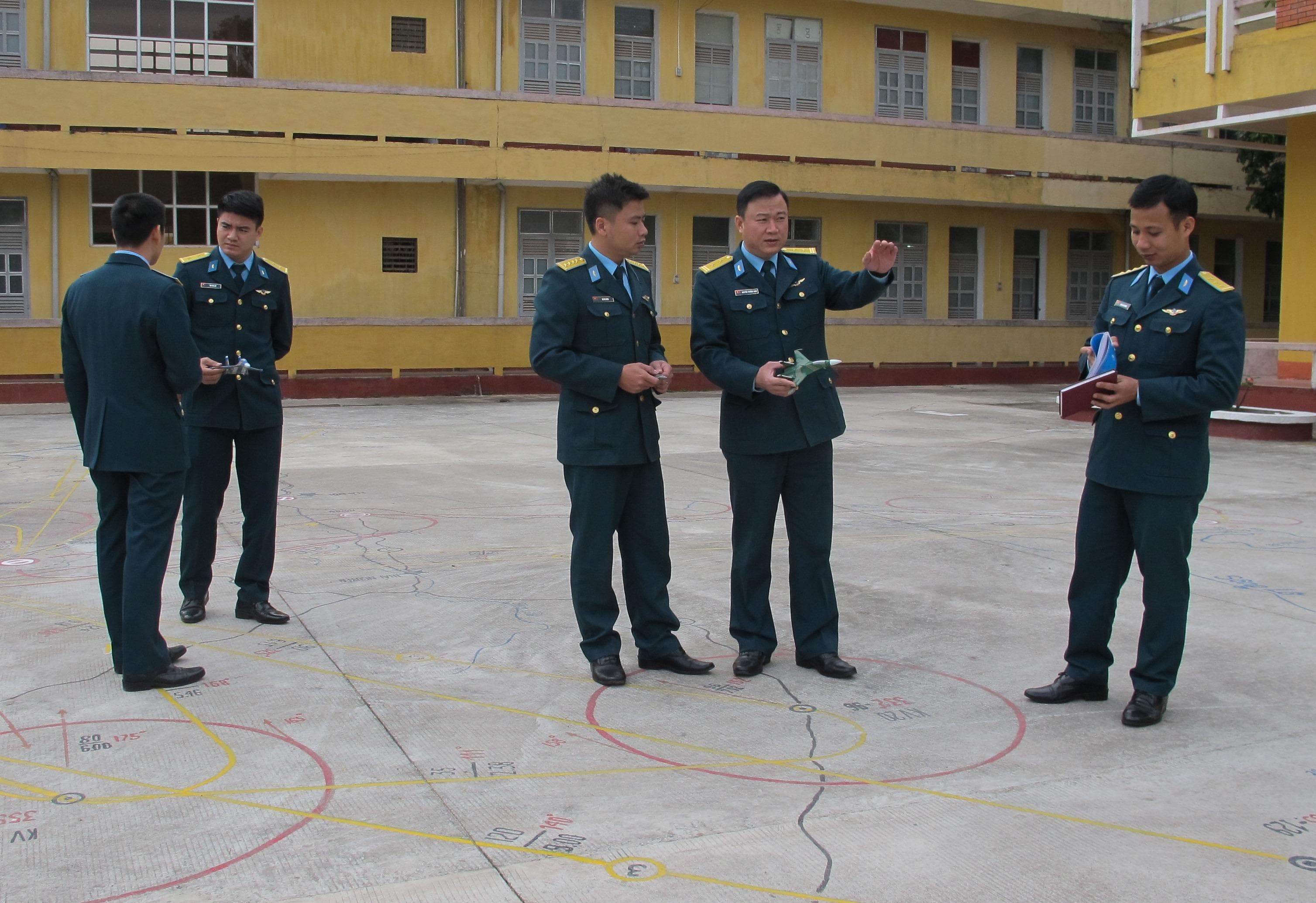 Vững tin làm chủ bầu trời Tổ quốc