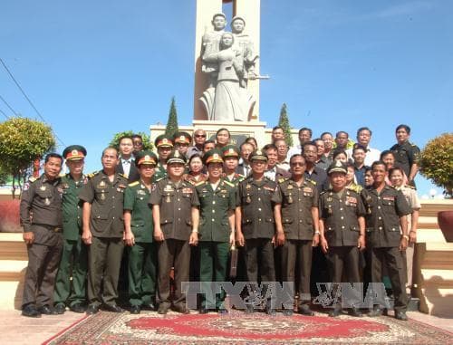 Khánh thành Tượng đài Hữu nghị Việt Nam-Campuchia tỉnh Kompong Thom