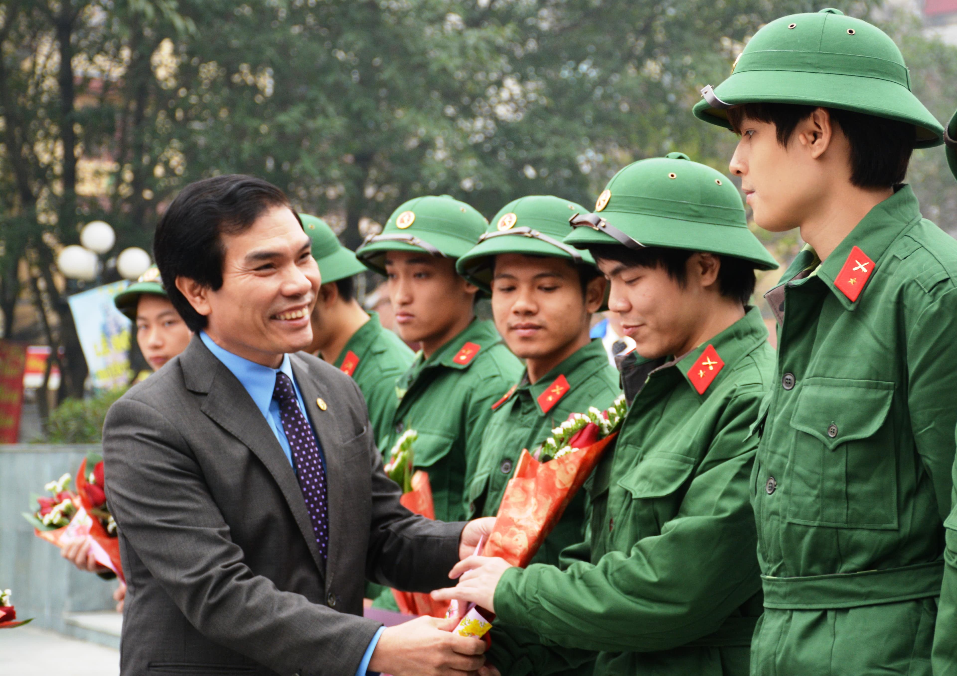 Chú trọng tuyển chọn những công dân có trình độ cao