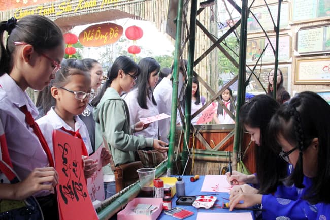Khai mạc chương trình lễ hội Sắc xuân miệt vườn