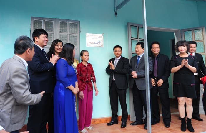 VietinBank trao 500 mái ấm mùa Xuân cho các hộ nghèo