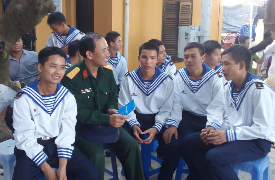 Tiếp bước cha anh, thi đua rèn đức, luyện tài, chiếm lĩnh những đỉnh cao