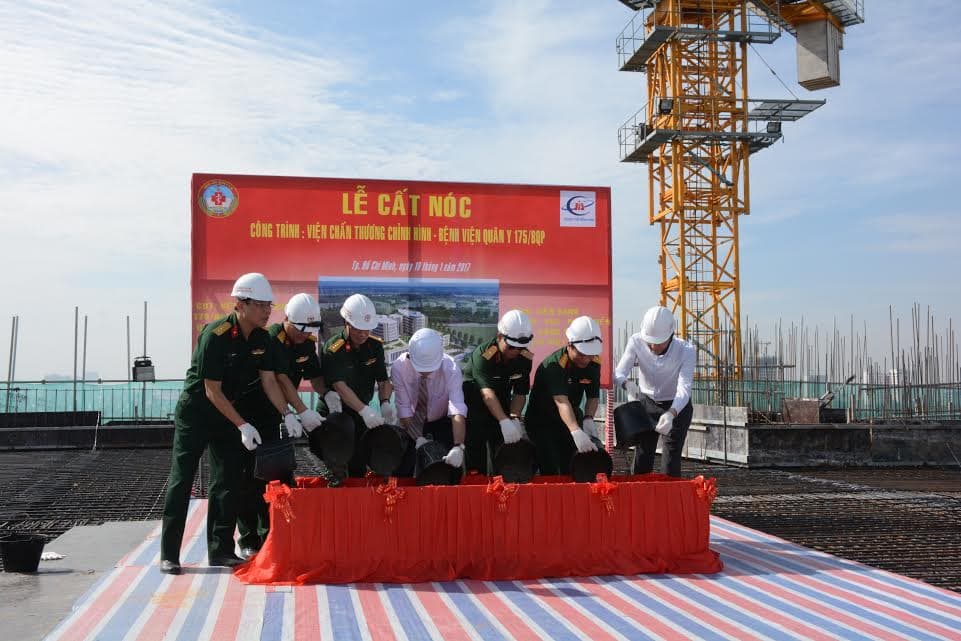 Hoàn thành cất nóc công trình Viện Chấn thương chỉnh hình, Bệnh viện Quân y 175