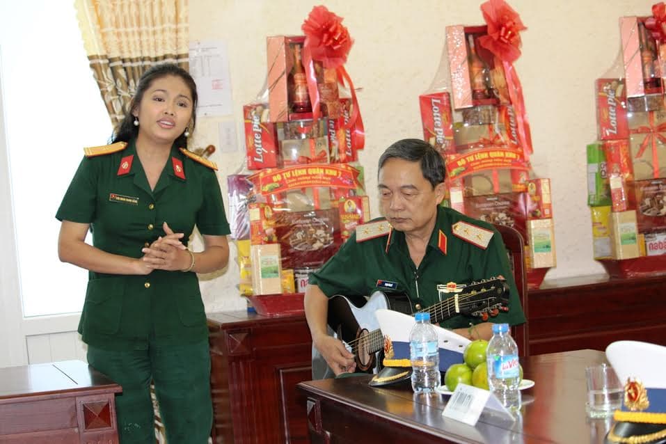 Tiếng hát đầu Xuân ấm tình đồng đội