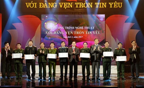 Mãi trọn niềm tin, thêm tự hào tiến bước