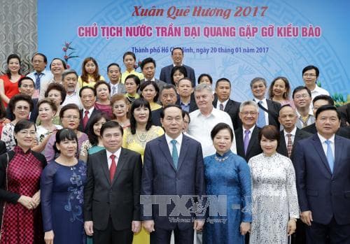 Chủ tịch nước Trần Đại Quang gặp gỡ kiều bào tham dự Chương trình Xuân Quê hương 2017