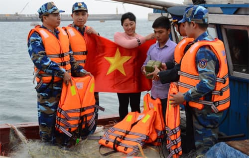 Cùng ngư dân đón Tết