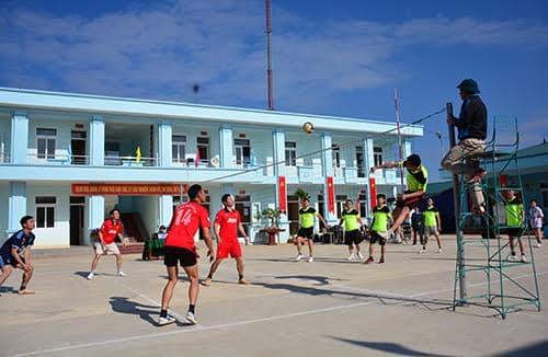 Xuân vui bên cánh sóng canh trời