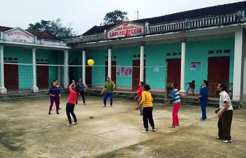 Thể thao nâng cao... tình làng nghĩa xóm
