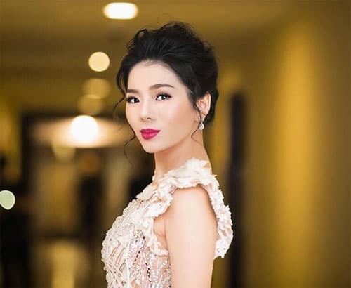 Ca sĩ Lệ Quyên: 30 Tết như khoảnh khắc lần đầu đứng trên sân khấu