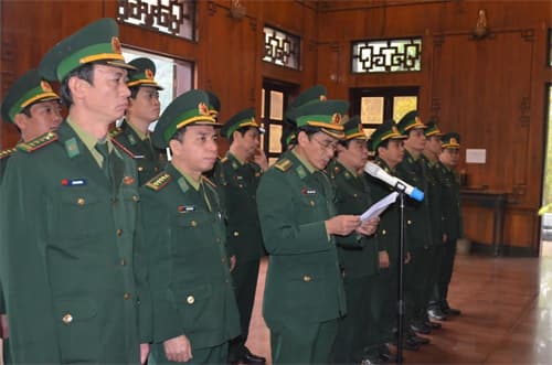 BĐBP Nghệ An dâng hương báo công tại Khu di tích Kim Liên