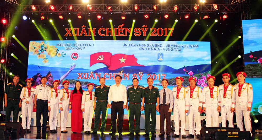Mang sắc Xuân đến Côn Đảo