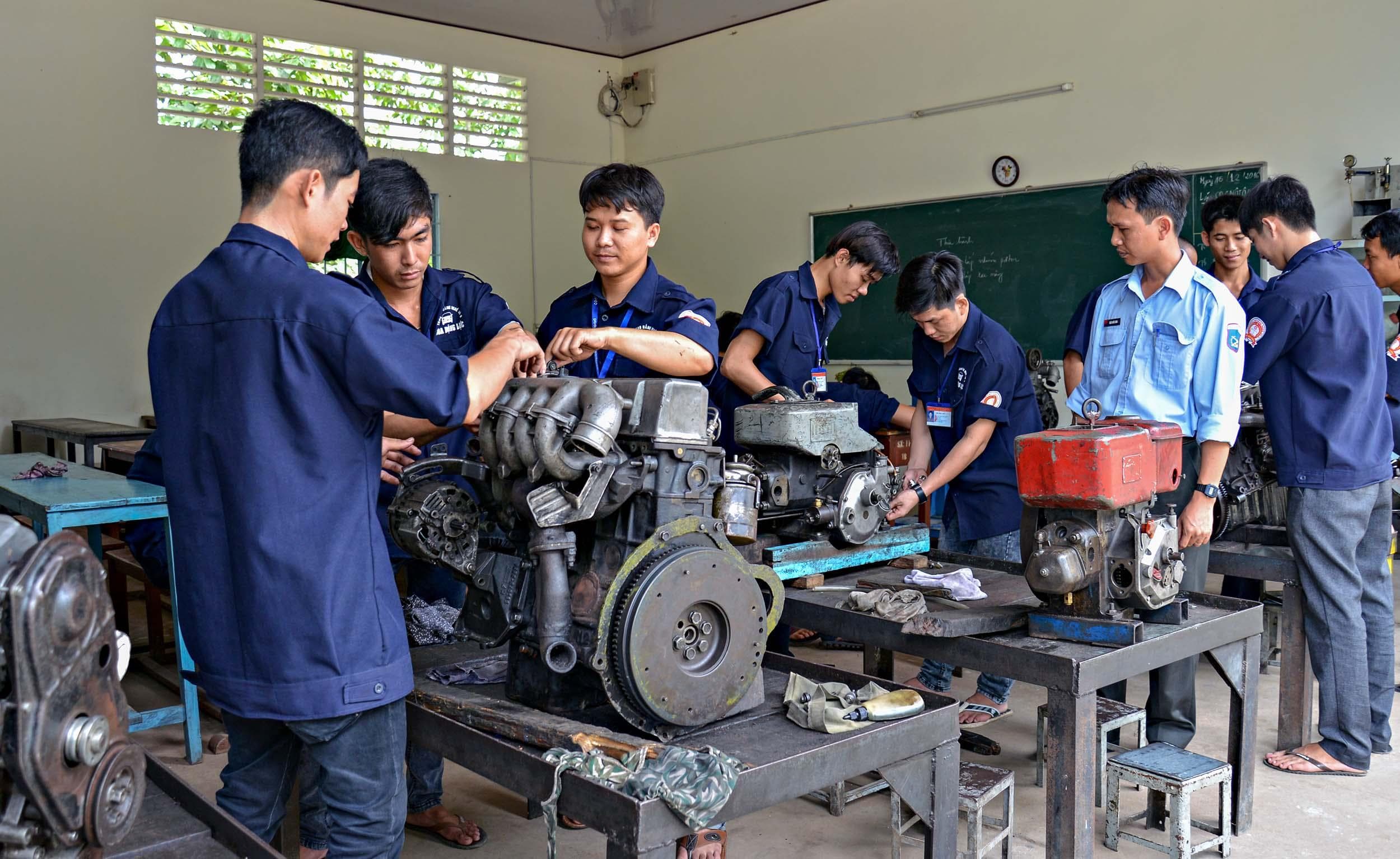 Đào tạo gắn với giải quyết việc làm cho bộ đội xuất ngũ