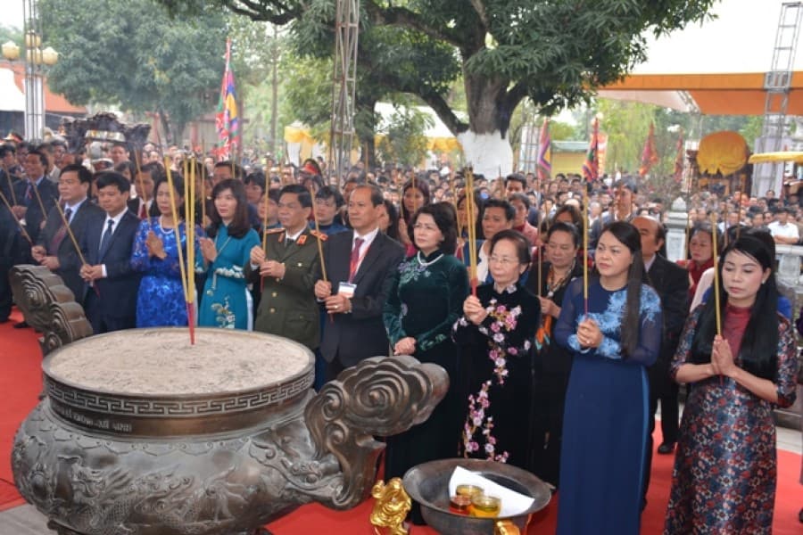 Phó Chủ tịch nước Đặng Thị Ngọc Thịnh dự lễ kỷ niệm 1977 năm khởi nghĩa Hai Bà Trưng