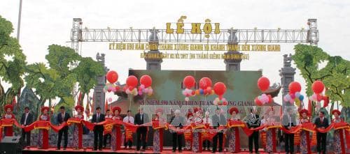 Tưng bừng lễ hội đầu Xuân Đinh Dậu