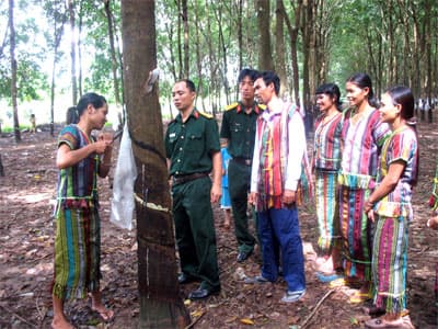 Cán bộ, đảng viên nêu gương trong mọi nhiệm vụ
