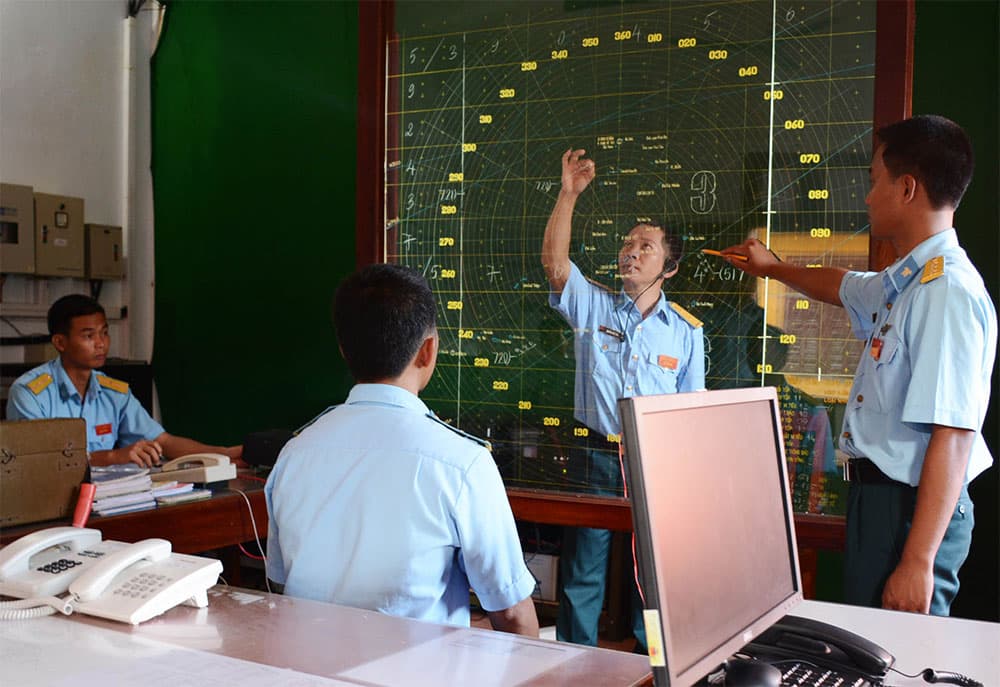 Bám máy, bám đài để cánh sóng vươn xa...
