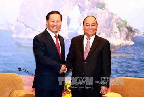 Thủ tướng Nguyễn Xuân Phúc tiếp Bí thư Khu tự trị dân tộc Choang Quảng Tây, Trung Quốc