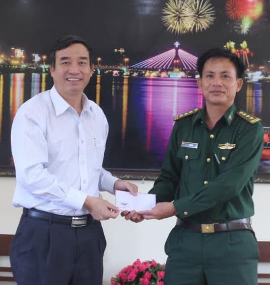 Quận Ngũ Hành Sơn khen thưởng đột xuất Đồn Biên phòng Non Nước