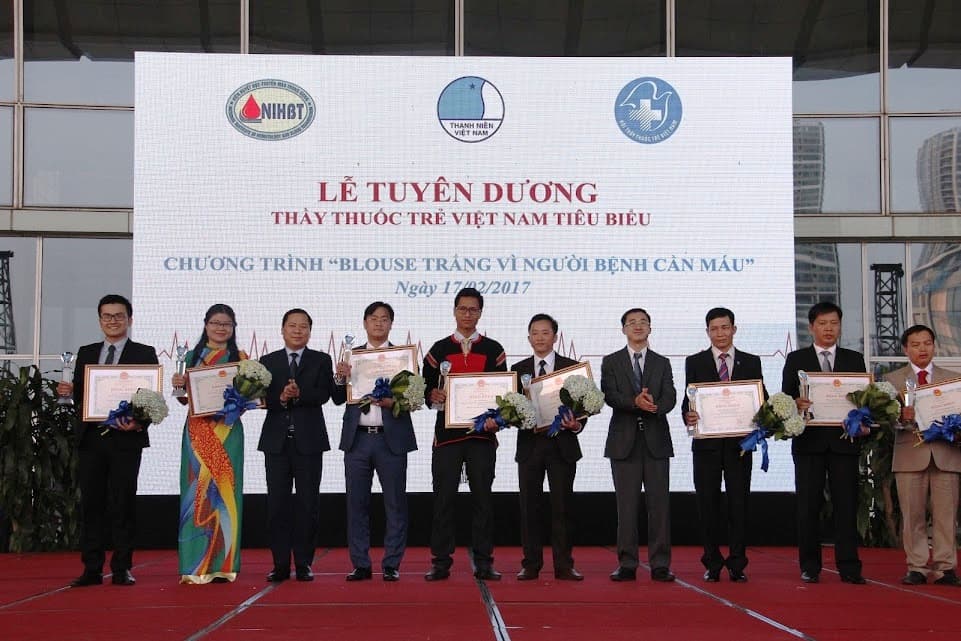 Tuyên dương 10 thầy thuốc trẻ Việt Nam tiêu biểu toàn quốc 2016