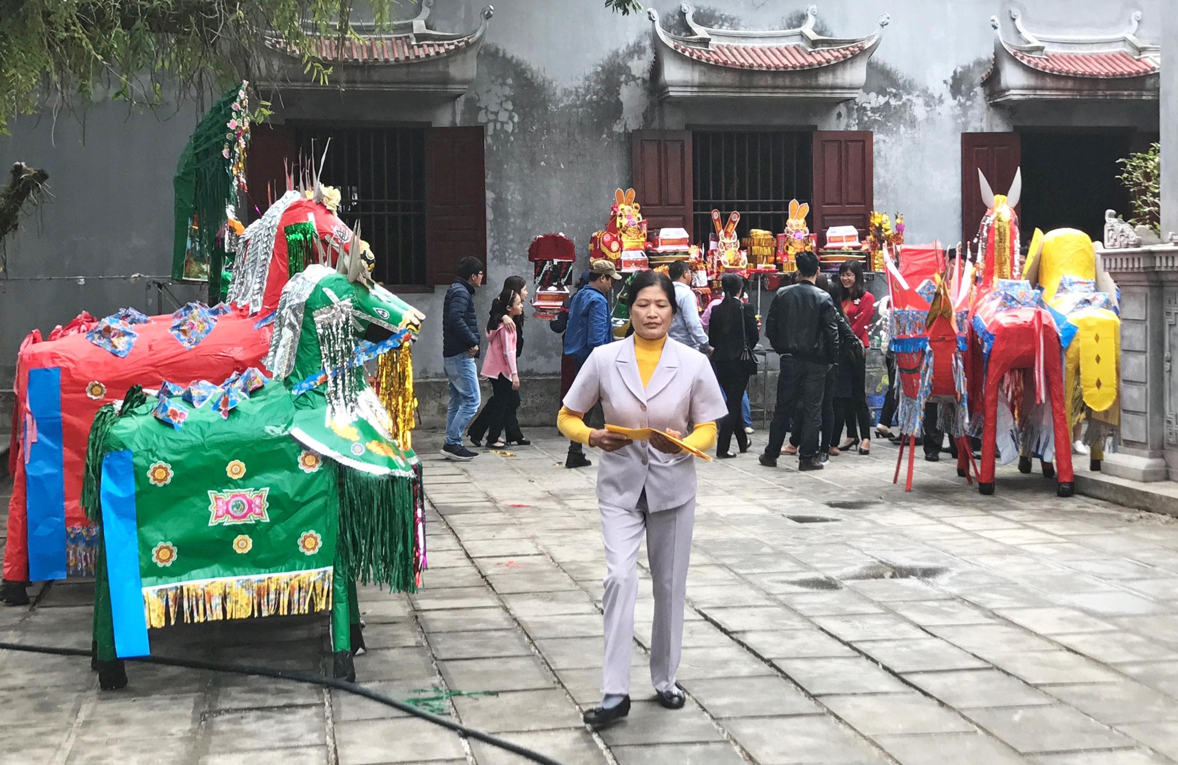 Đừng để phong  tục bị "biến tướng"