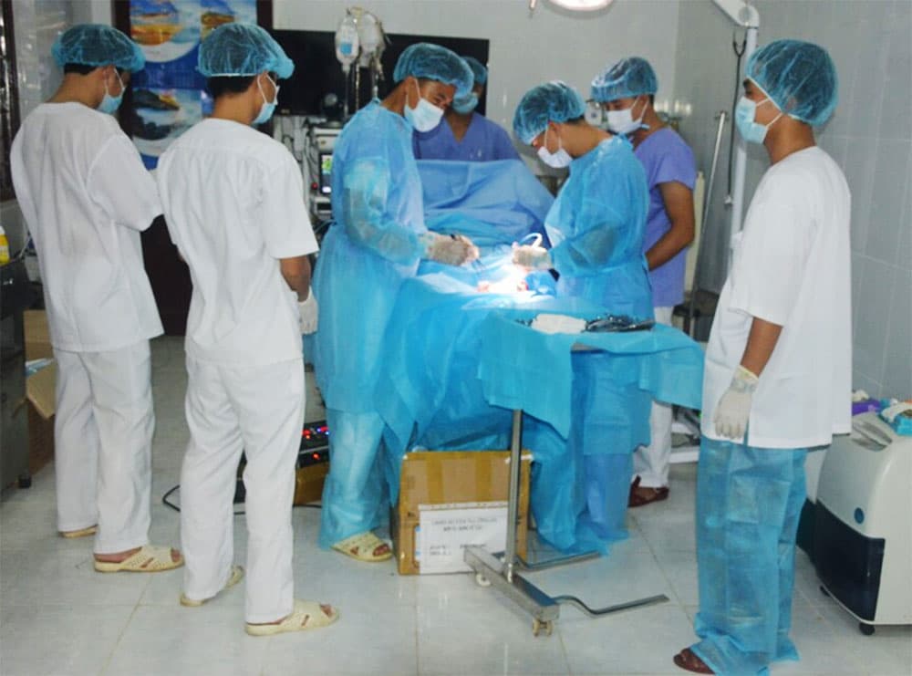 Bệnh xá quân y nơi đầu sóng