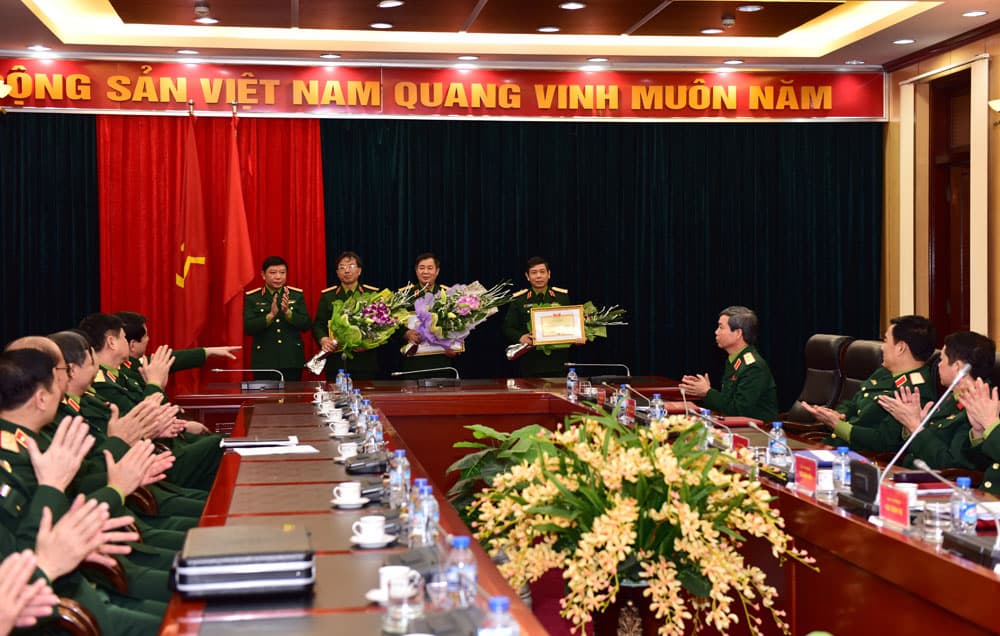 Tổng cục Chính trị trao khen thưởng tặng các tập thể, cá nhân hoàn thành xuất sắc nhiệm vụ