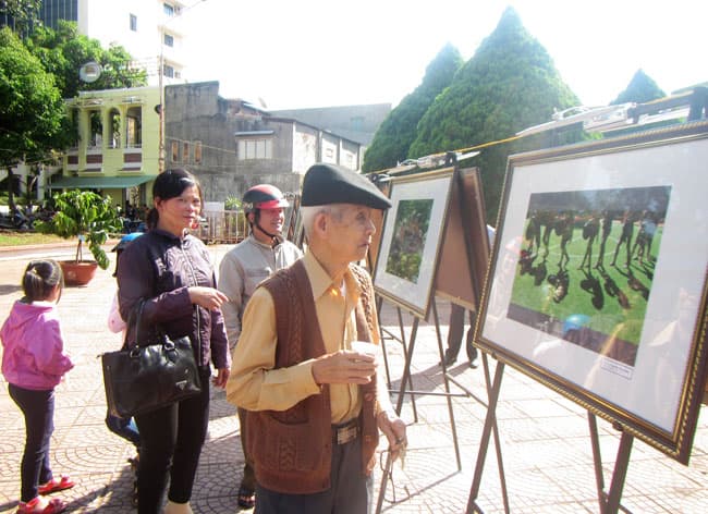Trao giải cuộc thi và triển lãm ảnh nghệ thuật “Cà phê Buôn Ma Thuột và Không gian văn hóa Cồng chiêng Tây Nguyên”