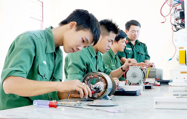 ĐỊNH HƯỚNG NGHỀ CHO BỘ ĐỘI XUẤT NGŨ