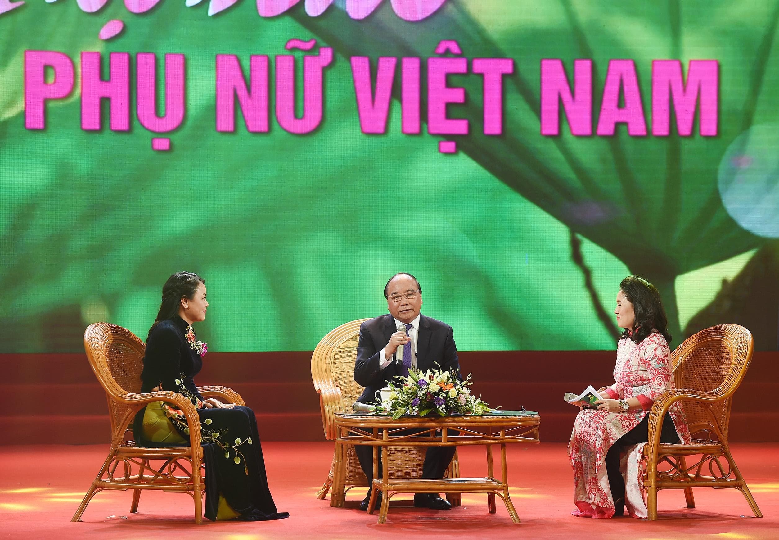 Thủ tướng Nguyễn Xuân Phúc: Khởi nghiệp để nâng cao quyền năng của phụ nữ