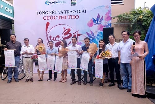 Lục bát hấp dẫn người làm thơ