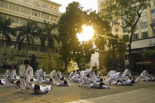 Sinh viên báo chí "múa võ đi quyền"