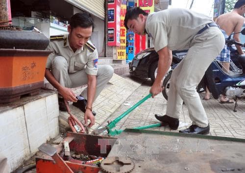 Đòi lại vỉa hè: Cần sự trong sáng và nghiêm minh