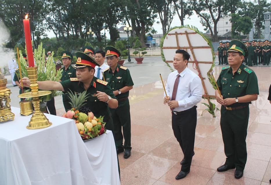 Bộ Quốc phòng kiểm tra việc triển khai hoạt động kỷ niệm 70 năm Ngày Thương binh - Liệt sĩ tại Quân khu 7 và Quân đoàn 4