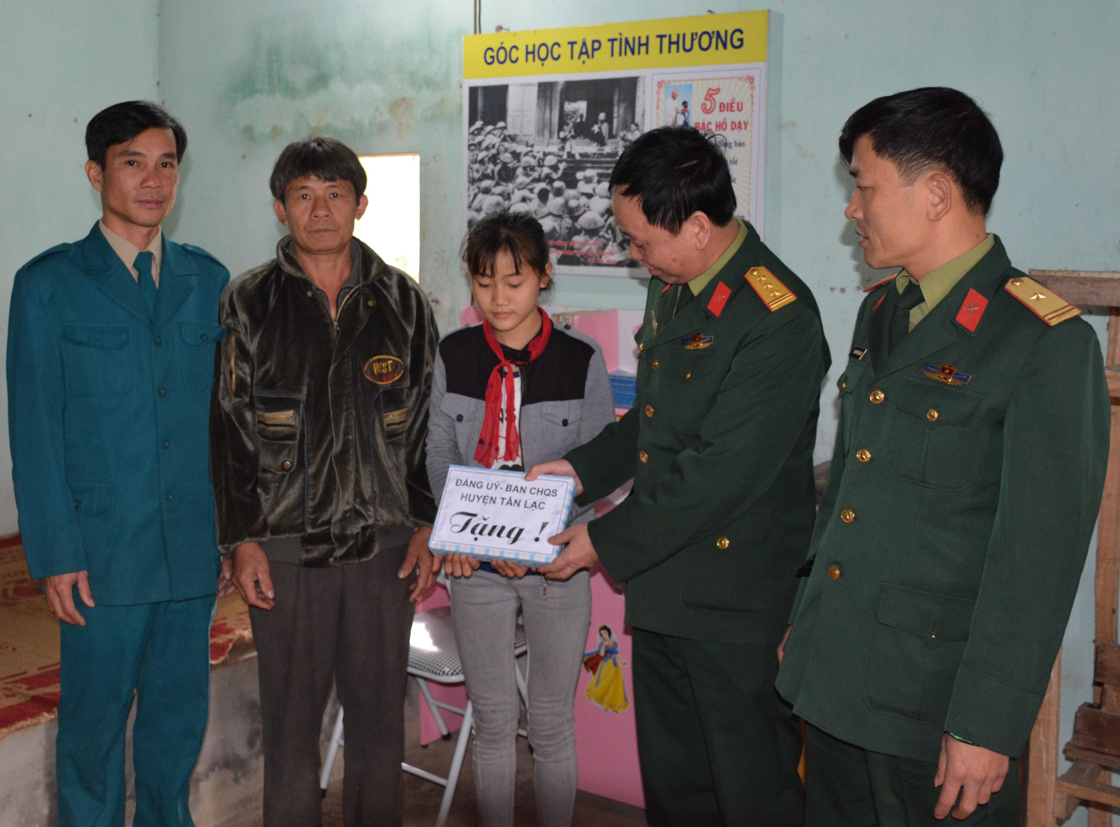 Niềm vui "Đồng hành cùng em đến trường"